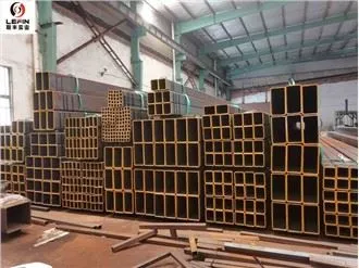 Tube carré à section creuse du Koweït